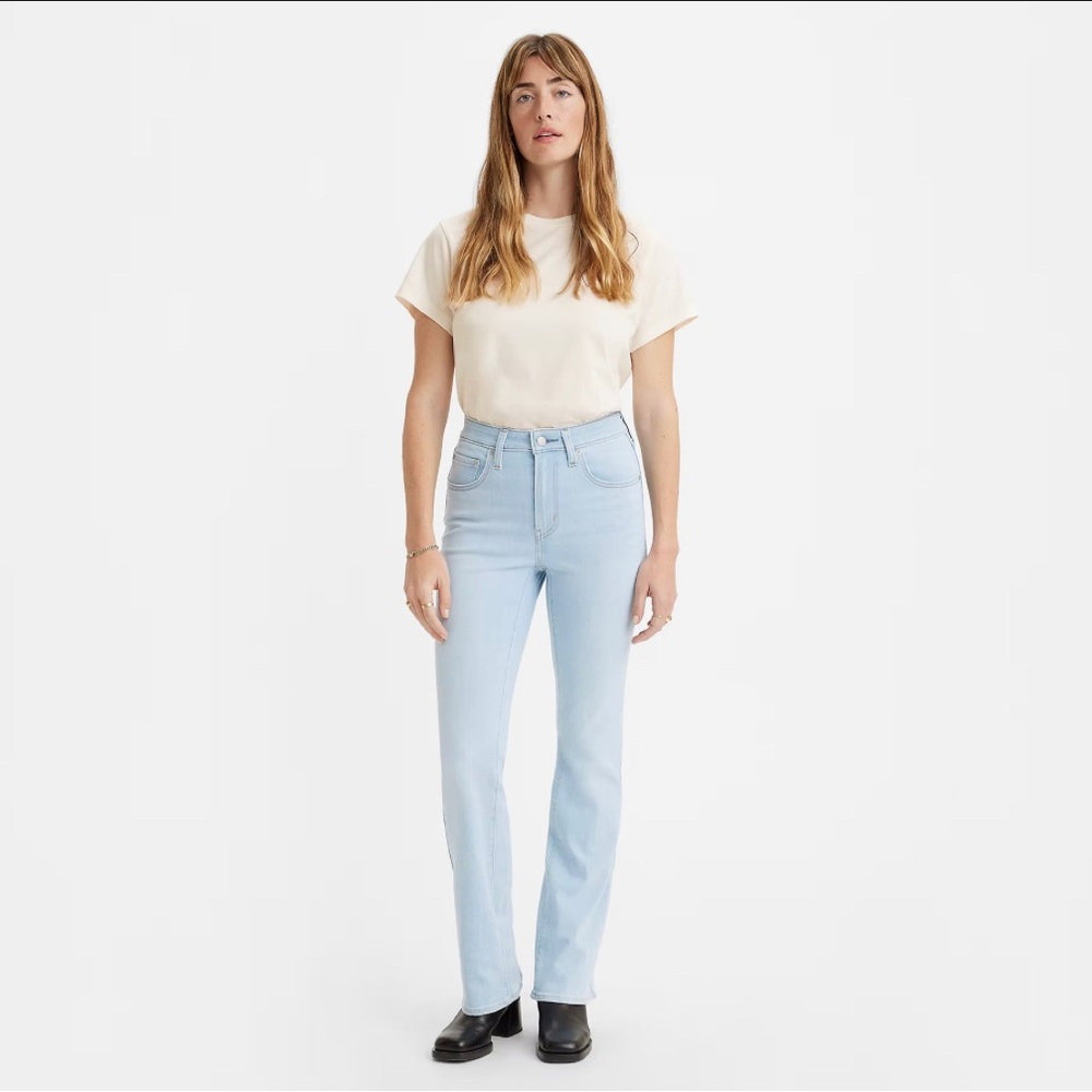NWT LEVI’S 725